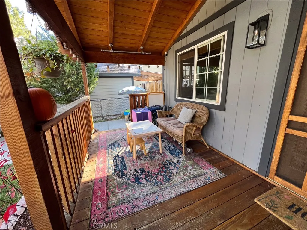 1053 Sierra Avenue, Big Bear City, California 92314 home-pic-22