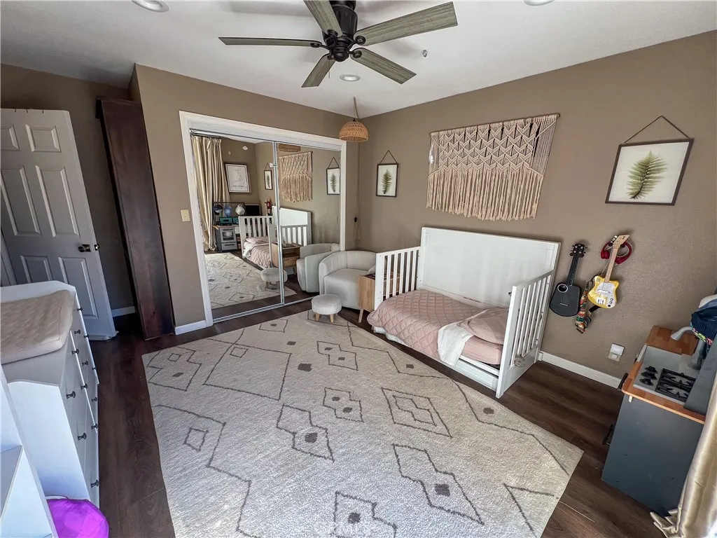 1053 Sierra Avenue, Big Bear City, California 92314 home-pic-16