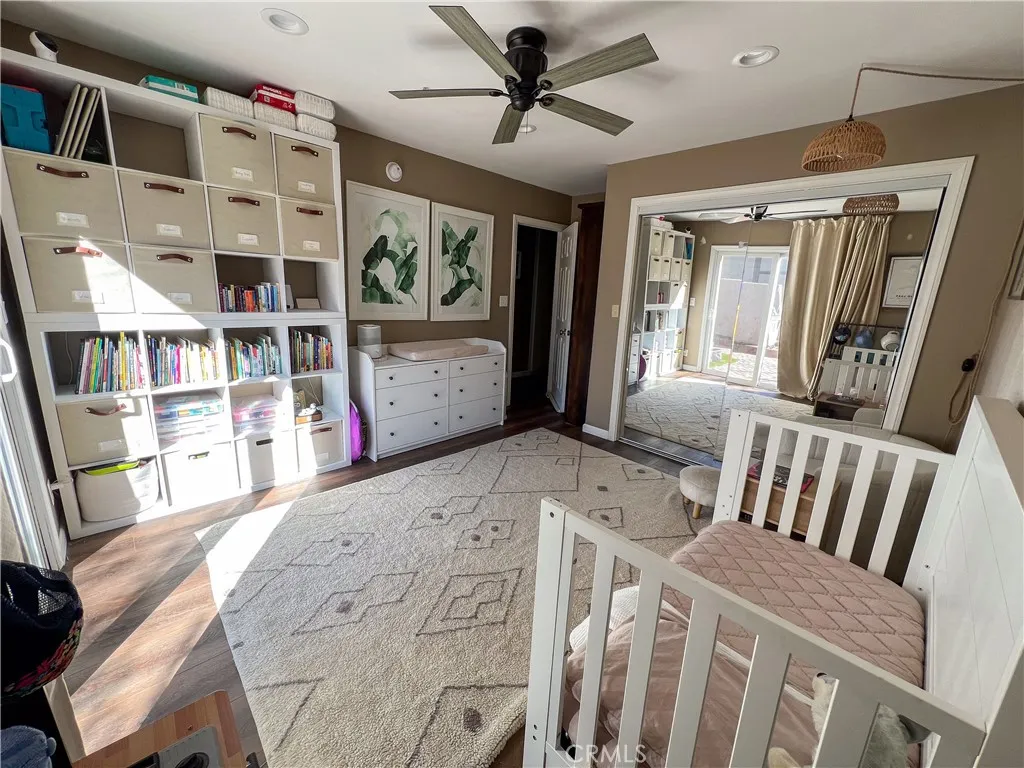 1053 Sierra Avenue, Big Bear City, California 92314 home-pic-17
