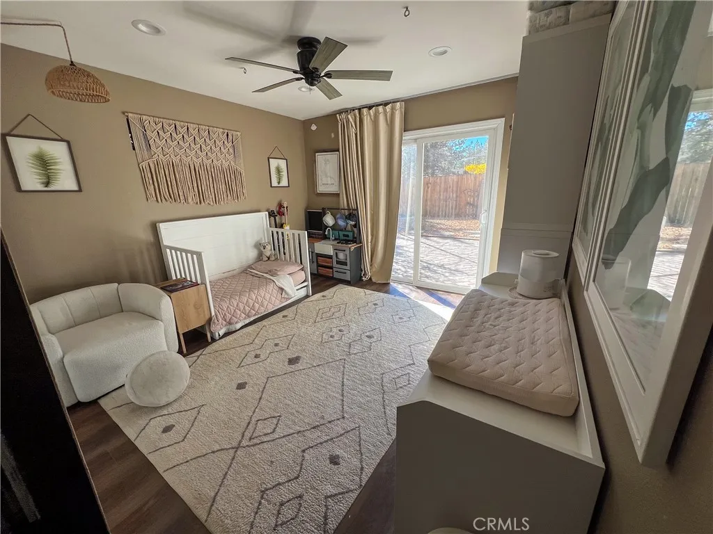 1053 Sierra Avenue, Big Bear City, California 92314 home-pic-15