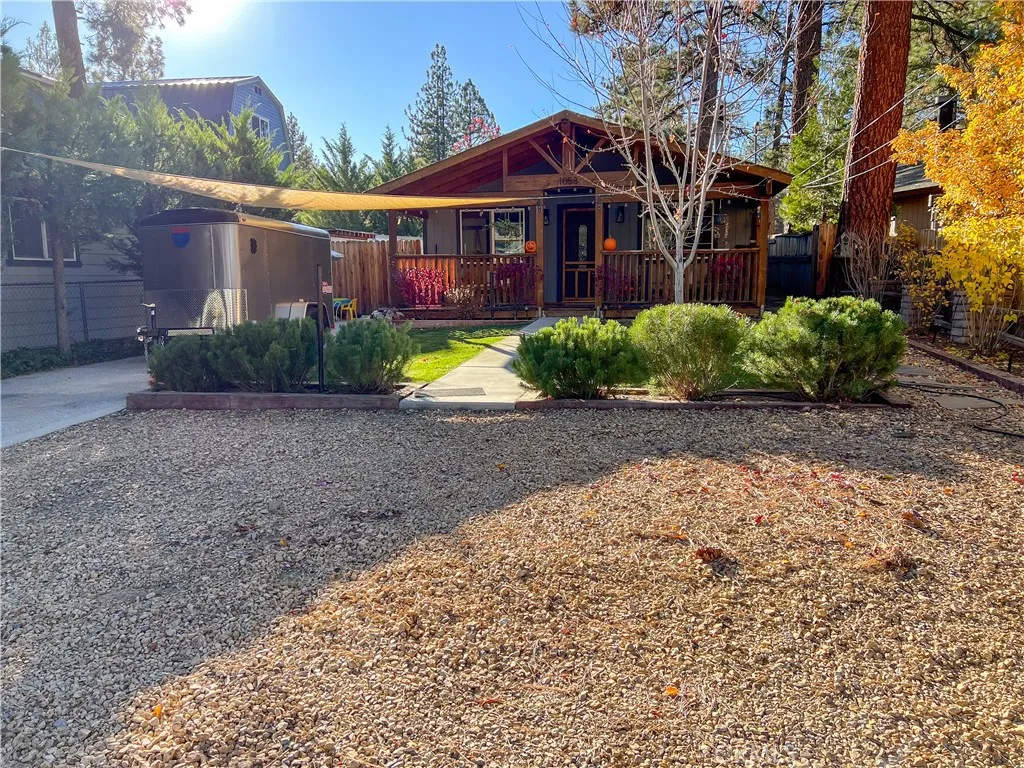 1053 Sierra Avenue, Big Bear City, California 92314 home-pic-23