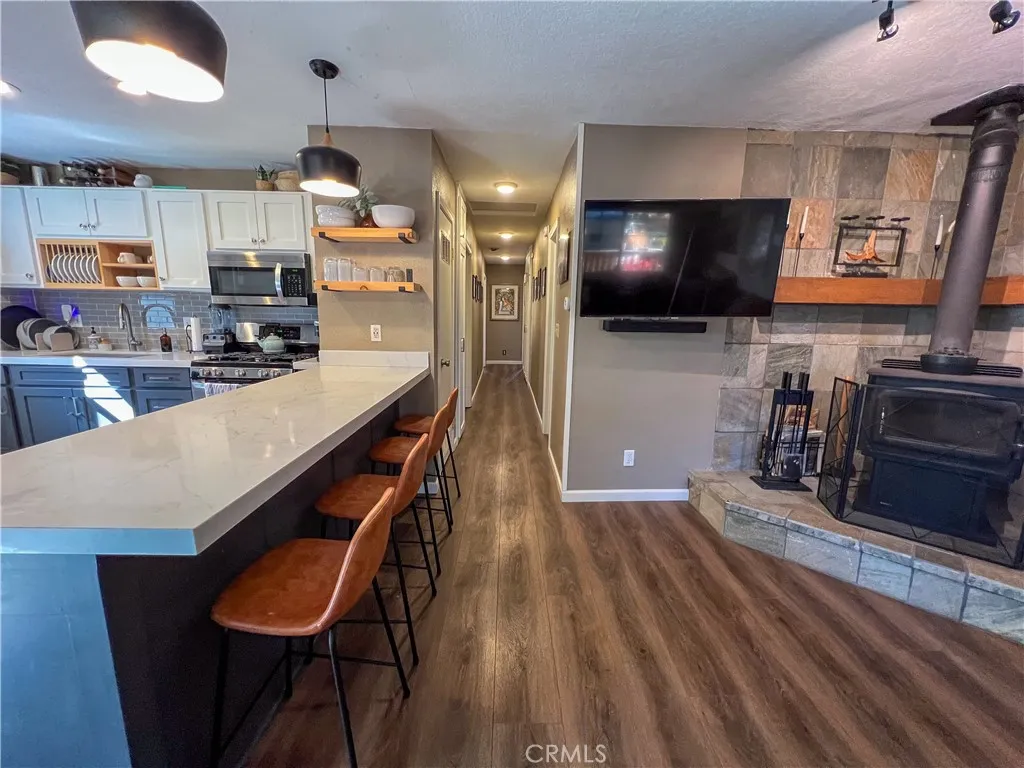 1053 Sierra Avenue, Big Bear City, California 92314 home-pic-4