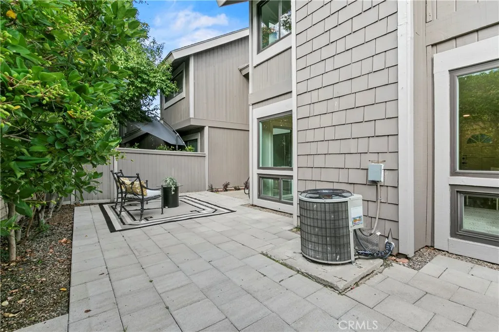 150 S Stonebrook Drive 2, Orange, California 92869 home-pic-19