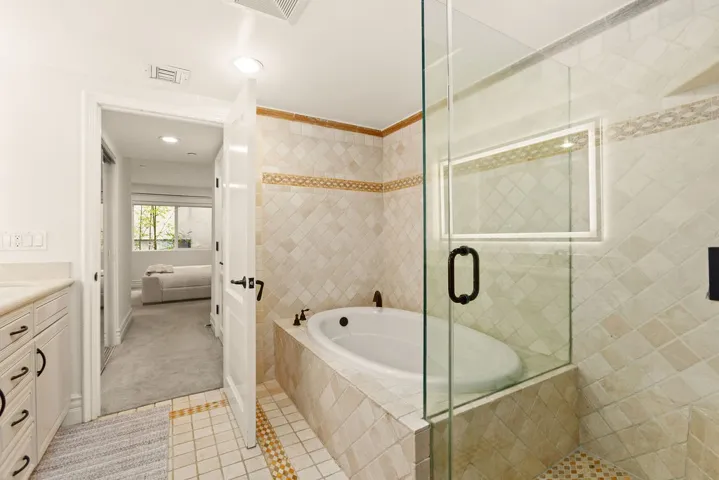 820 S Bedford 105, Los Angeles, California 90035