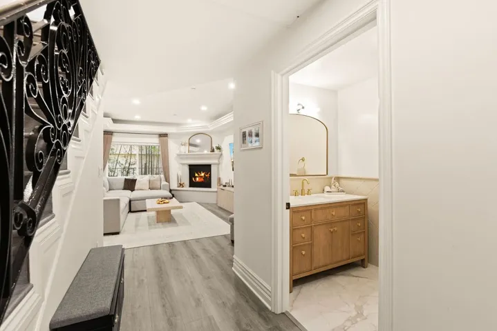 820 S Bedford 105, Los Angeles, California 90035