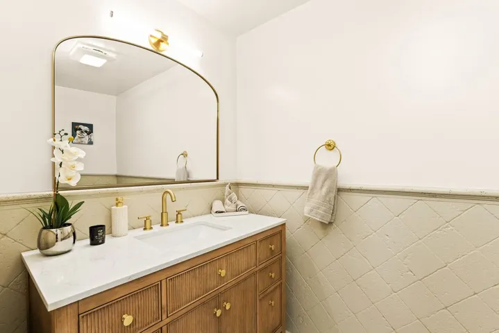 820 S Bedford 105, Los Angeles, California 90035