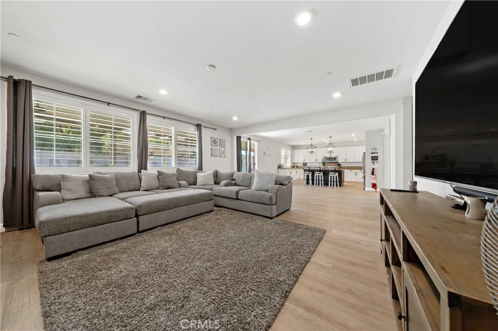 23407 Crystal Way, Wildomar, California 92595 home-pic-19