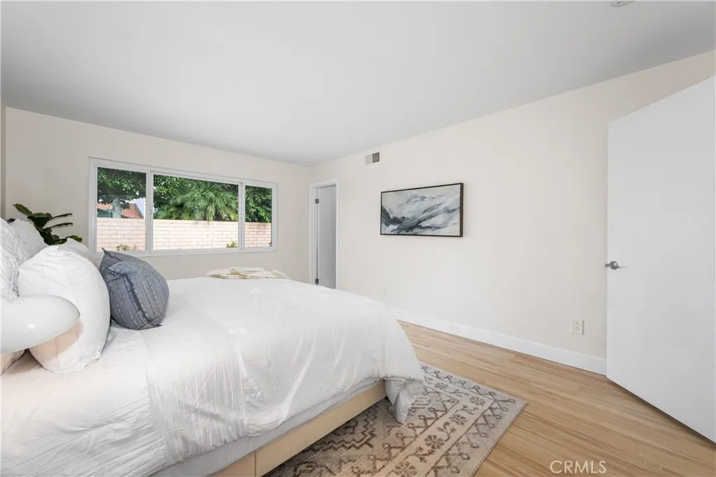 930 Helena Circle, Costa Mesa, California 92626 home-pic-26