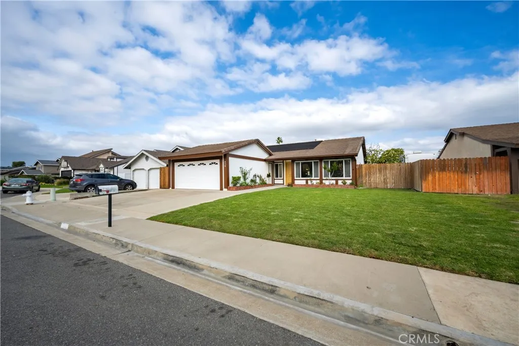 930 Helena Circle, Costa Mesa, California 92626 home-pic-0