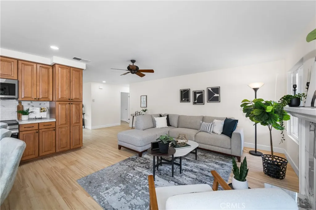 930 Helena Circle, Costa Mesa, California 92626 home-pic-21