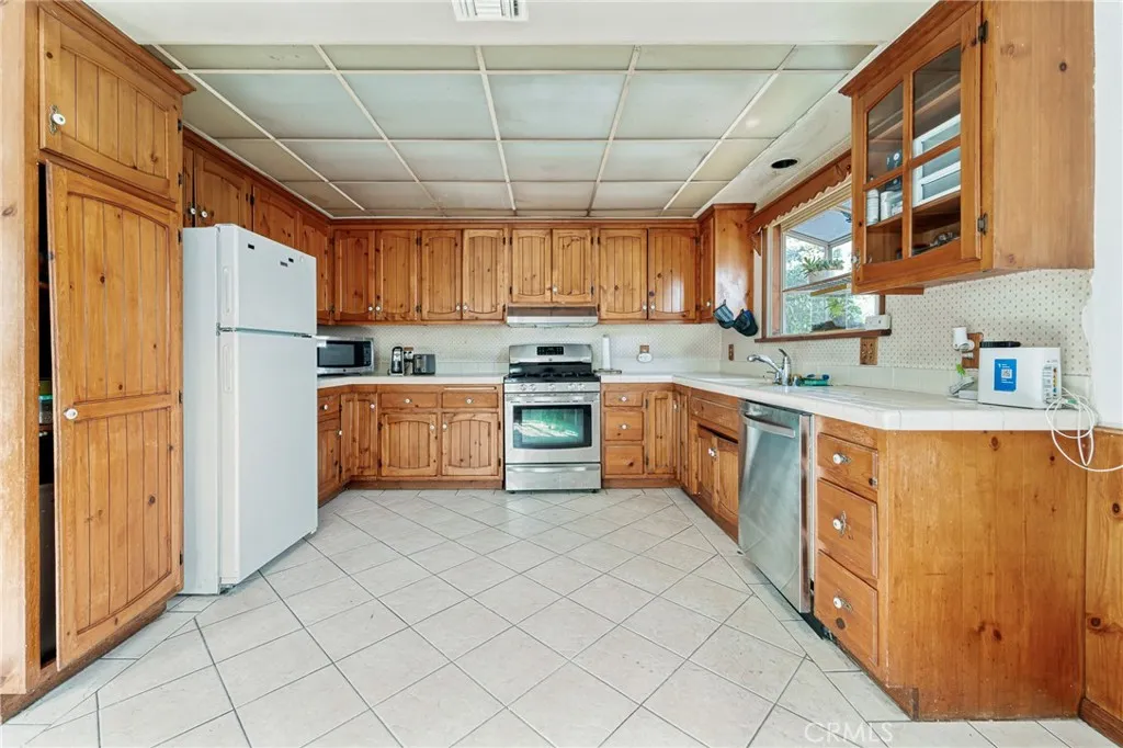 1710 N Evergreen Street, Burbank, California 91505 home-pic-10