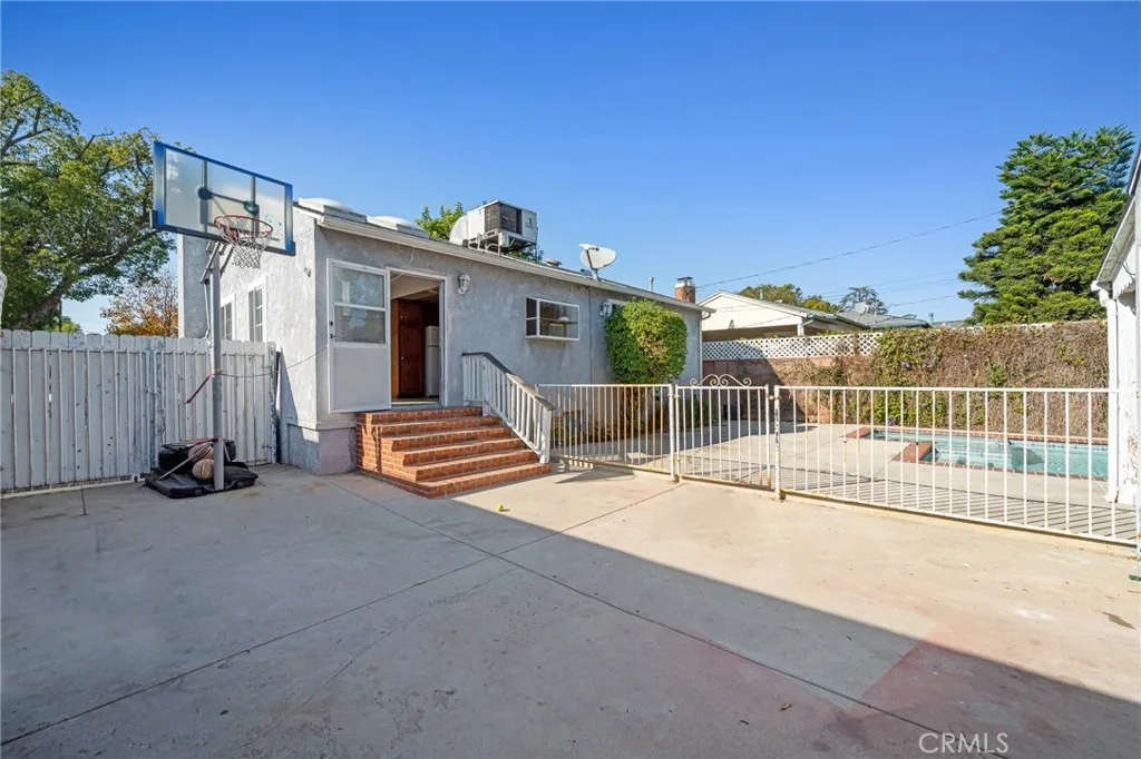 1710 N Evergreen Street, Burbank, California 91505 home-pic-19