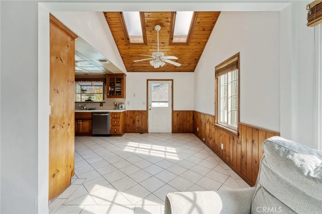 1710 N Evergreen Street, Burbank, California 91505 home-pic-6