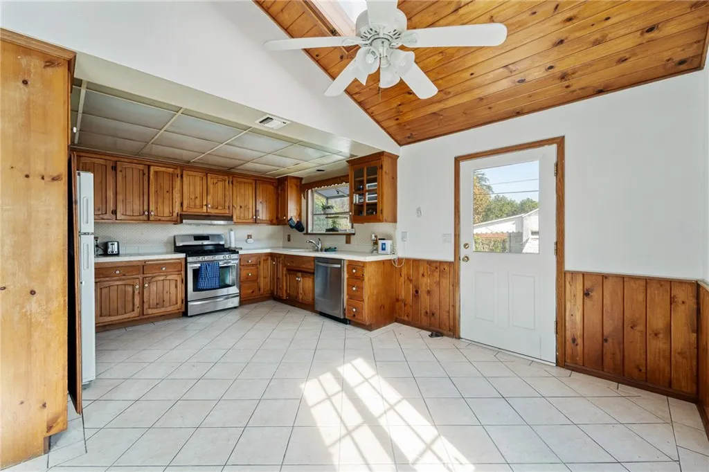 1710 N Evergreen Street, Burbank, California 91505 home-pic-9