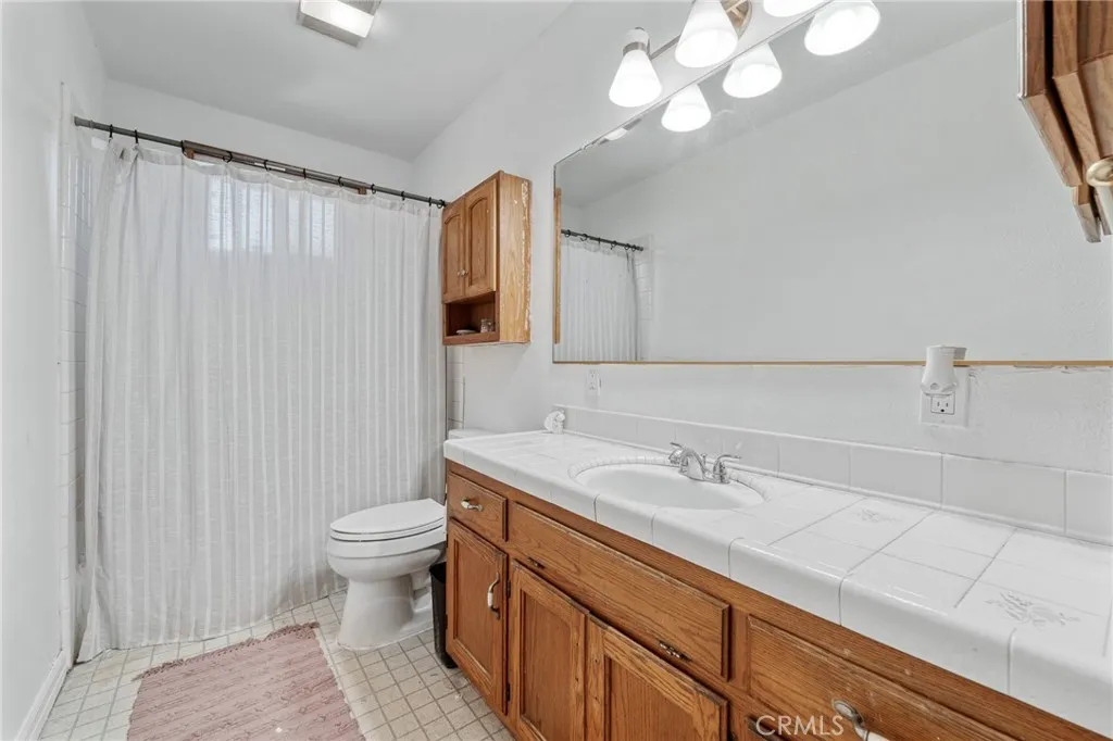 1710 N Evergreen Street, Burbank, California 91505 home-pic-13