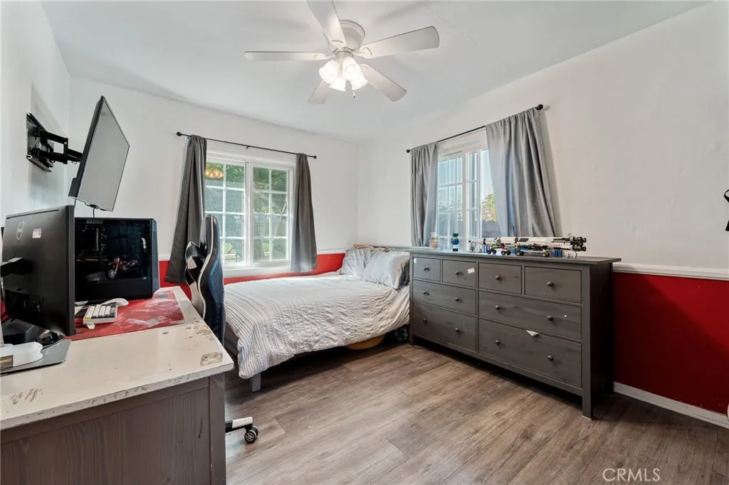 1710 N Evergreen Street, Burbank, California 91505 home-pic-17