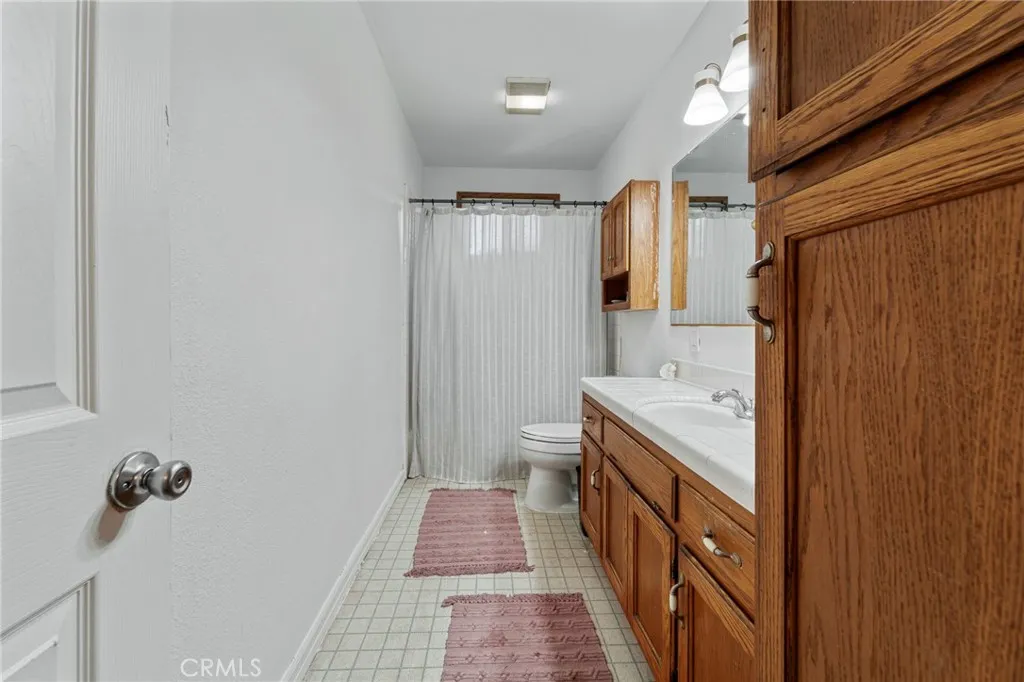 1710 N Evergreen Street, Burbank, California 91505 home-pic-14