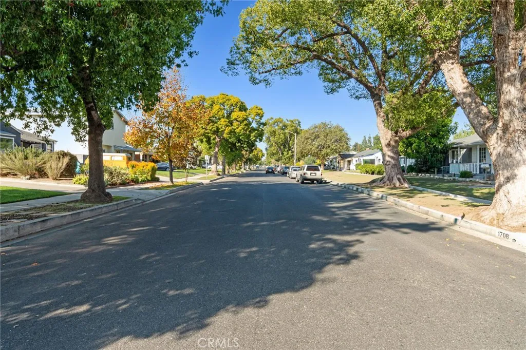 1710 N Evergreen Street, Burbank, California 91505 home-pic-22