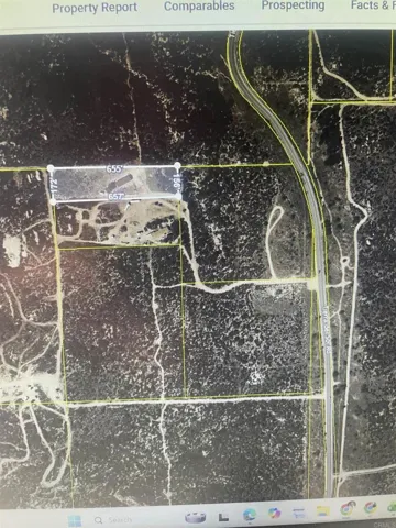 Parcel outline of property at 1902 Tierra Del Sol Road