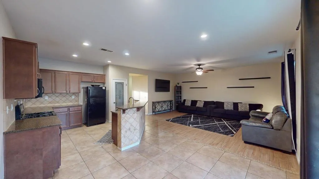 41126 Maxwell Court, Indio, California 92203 home-pic-3