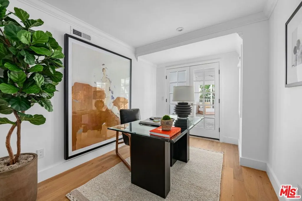 179 Barlock Avenue, Los Angeles, California 90049 home-pic-14