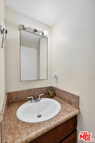 Downstairs 1/2 Bathroom