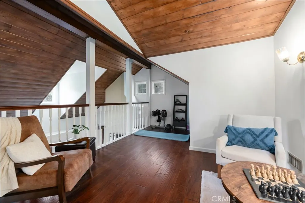 9729 Marcus Lane, Tujunga, California 91042 home-pic-36