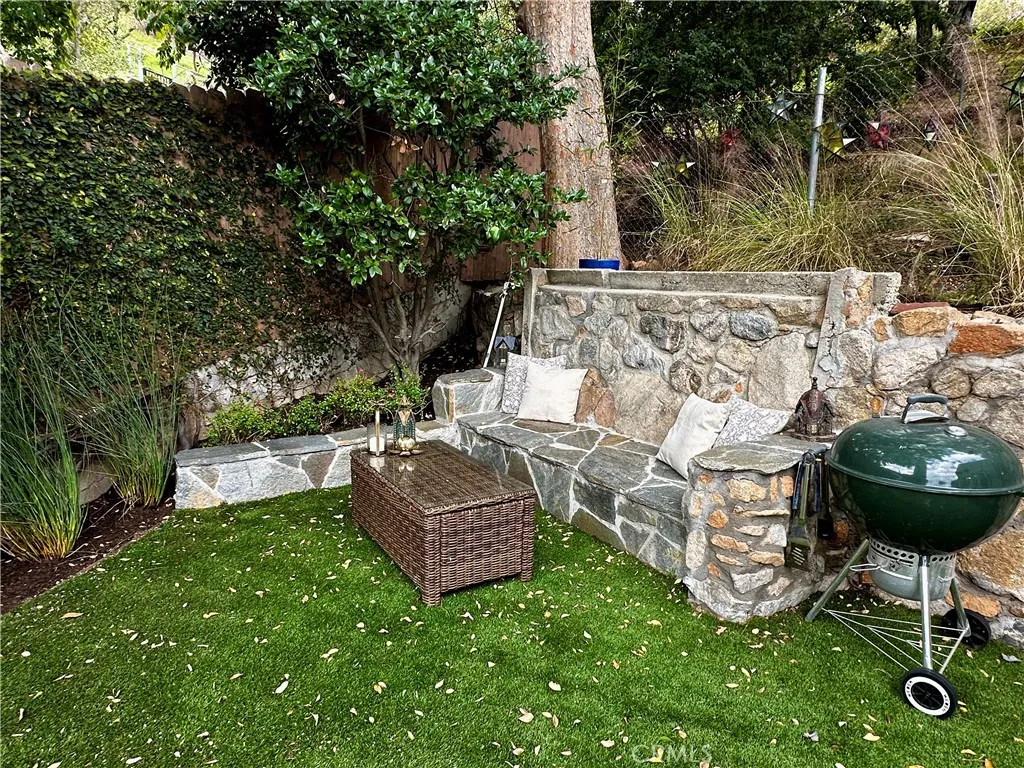 9729 Marcus Lane, Tujunga, California 91042 home-pic-45
