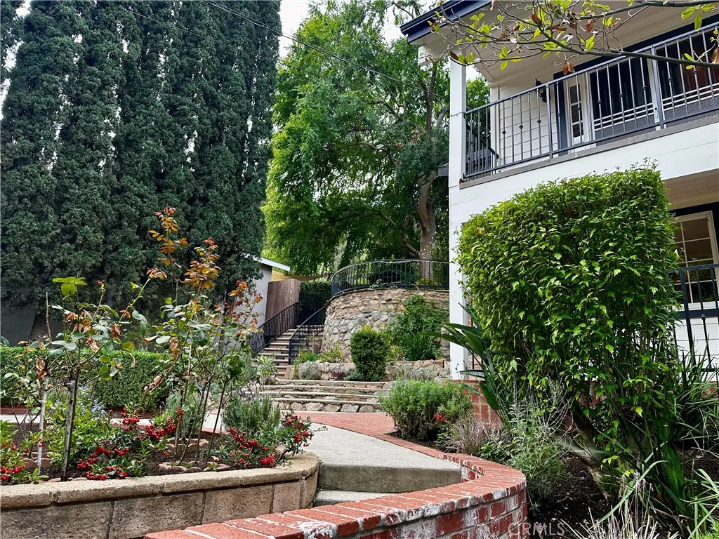 9729 Marcus Lane, Tujunga, California 91042 home-pic-3