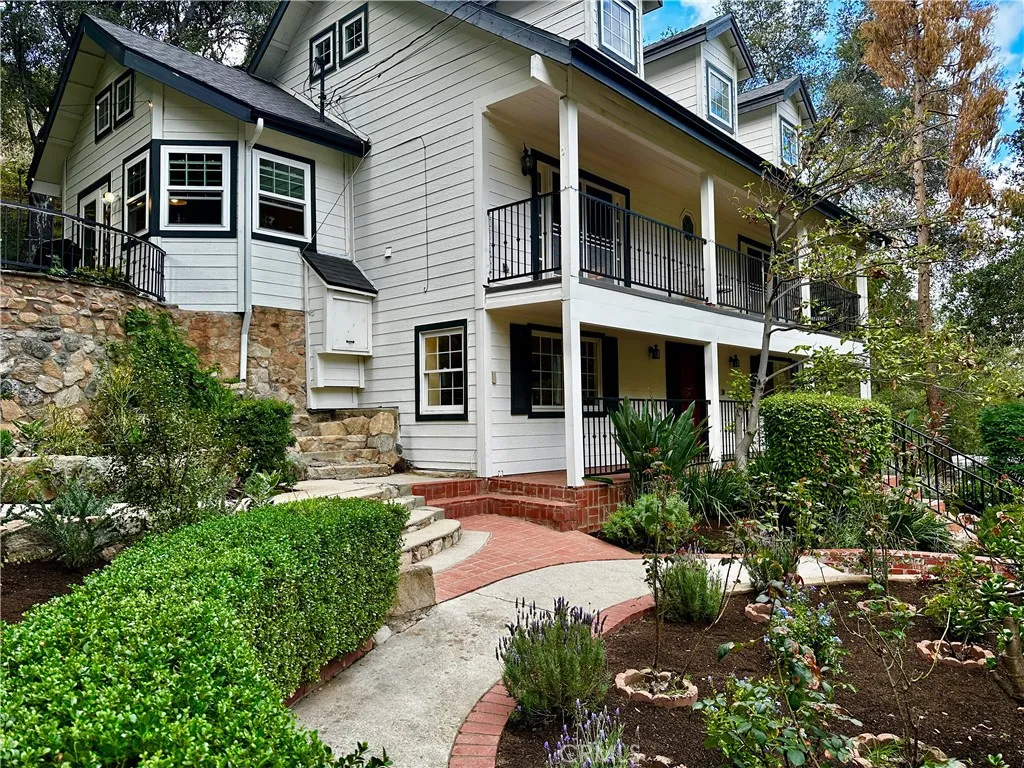 9729 Marcus Lane, Tujunga, California 91042 home-pic-2