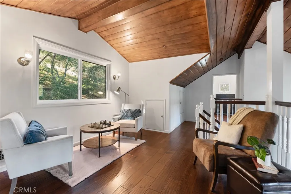 9729 Marcus Lane, Tujunga, California 91042 home-pic-34