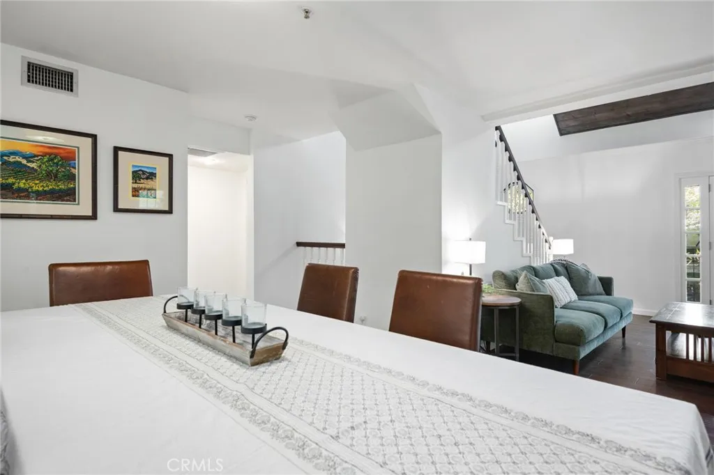 9729 Marcus Lane, Tujunga, California 91042 home-pic-15