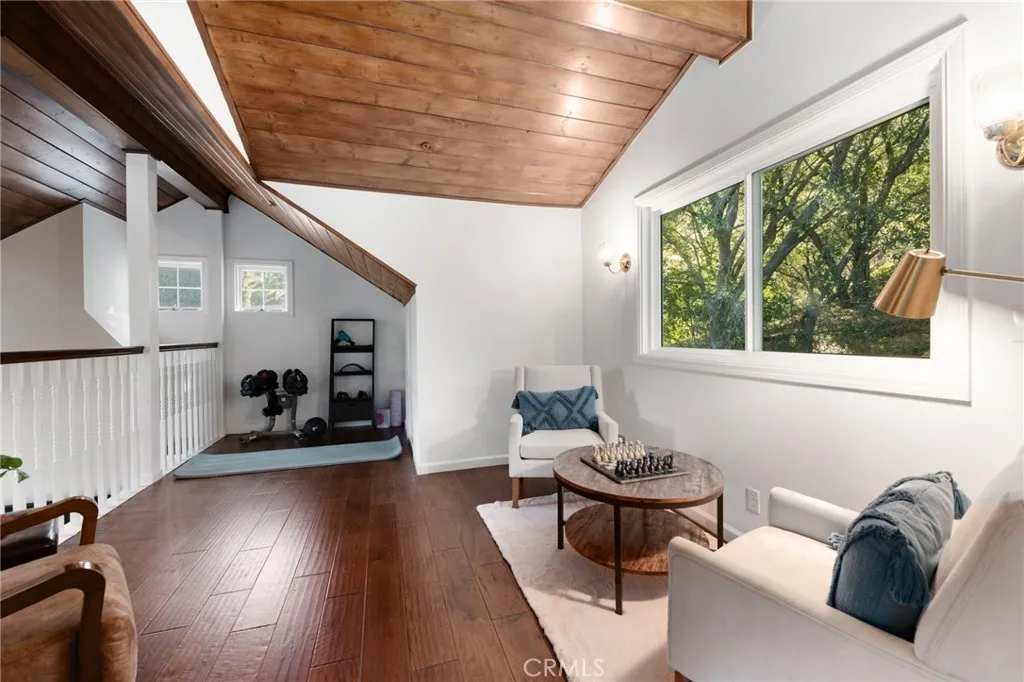 9729 Marcus Lane, Tujunga, California 91042 home-pic-35