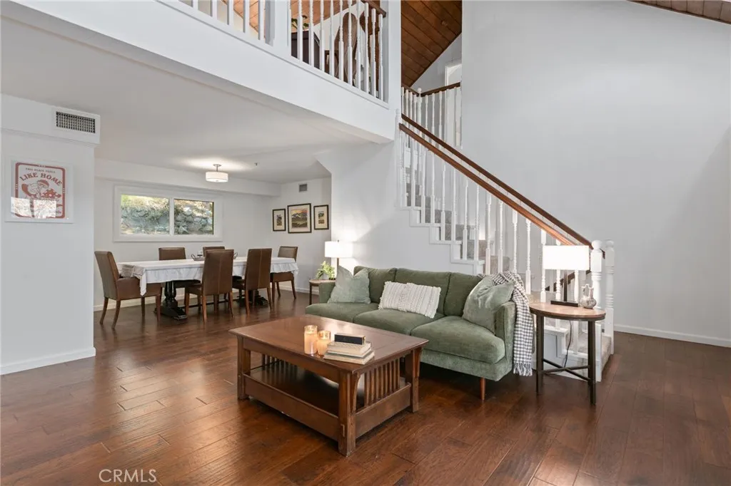 9729 Marcus Lane, Tujunga, California 91042 home-pic-7