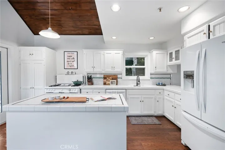 Main floor - kitchen