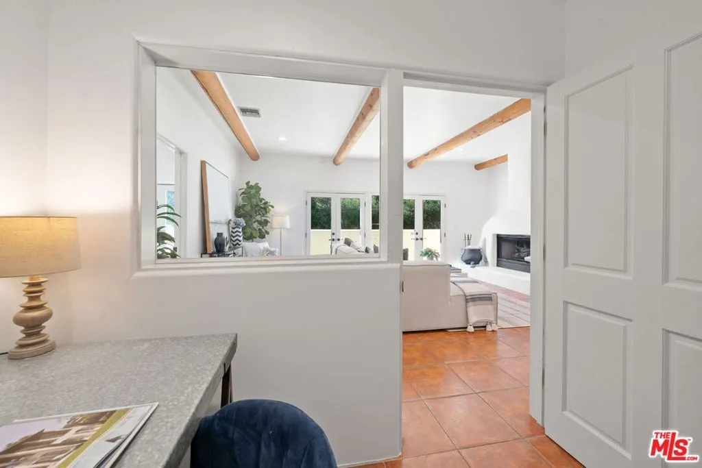 25648 Timpangos Drive, Calabasas, California 91302 home-pic-13