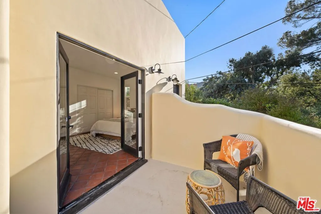 25648 Timpangos Drive, Calabasas, California 91302 home-pic-26