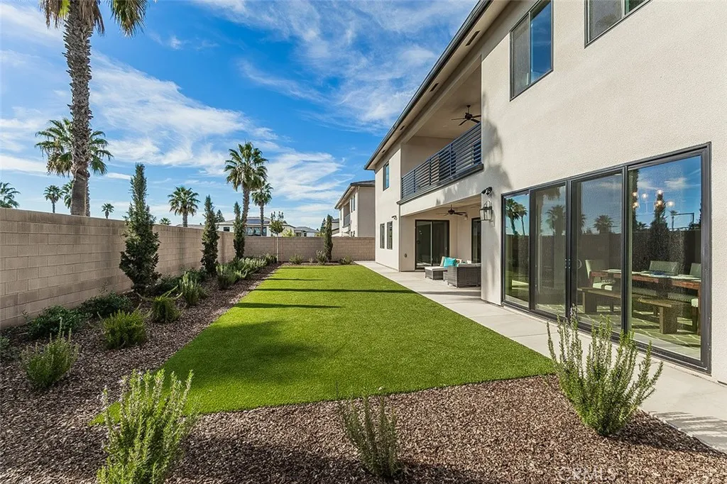 2315 E Courtside Drive, Fresno, California 93730 home-pic-55