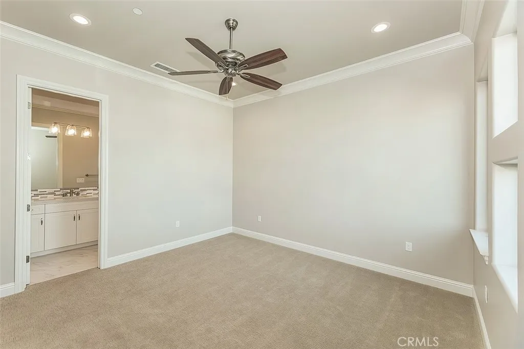 2315 E Courtside Drive, Fresno, California 93730 home-pic-44