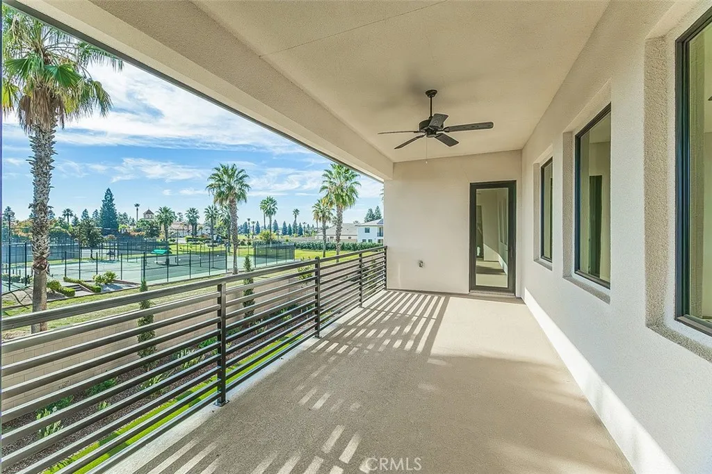 2315 E Courtside Drive, Fresno, California 93730 home-pic-35