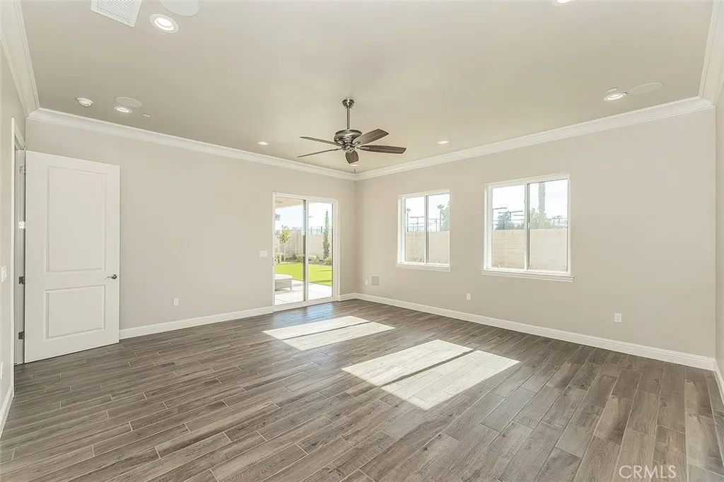 2315 E Courtside Drive, Fresno, California 93730 home-pic-23