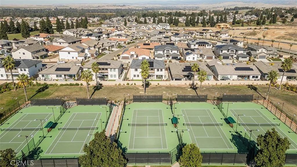 2315 E Courtside Drive, Fresno, California 93730 home-pic-68