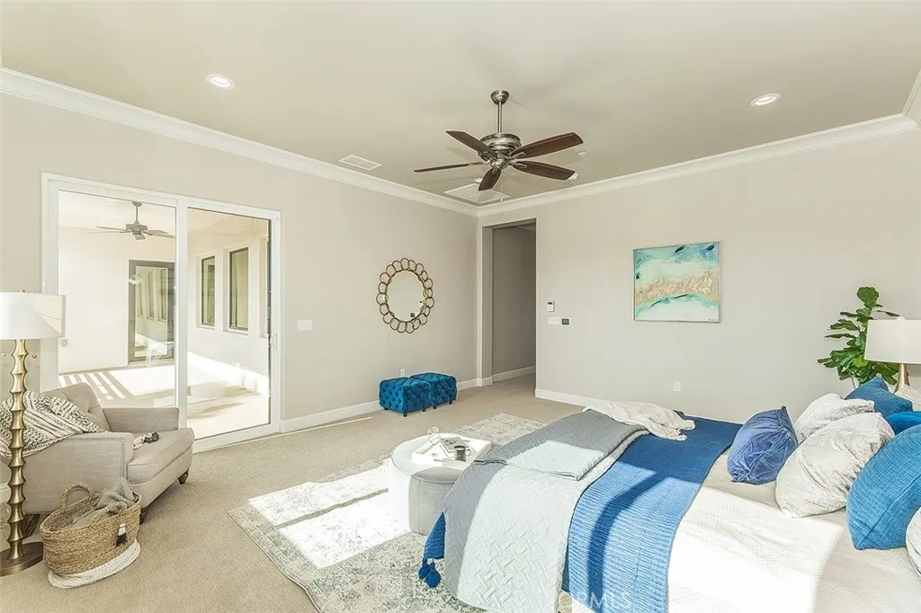 2315 E Courtside Drive, Fresno, California 93730 home-pic-34