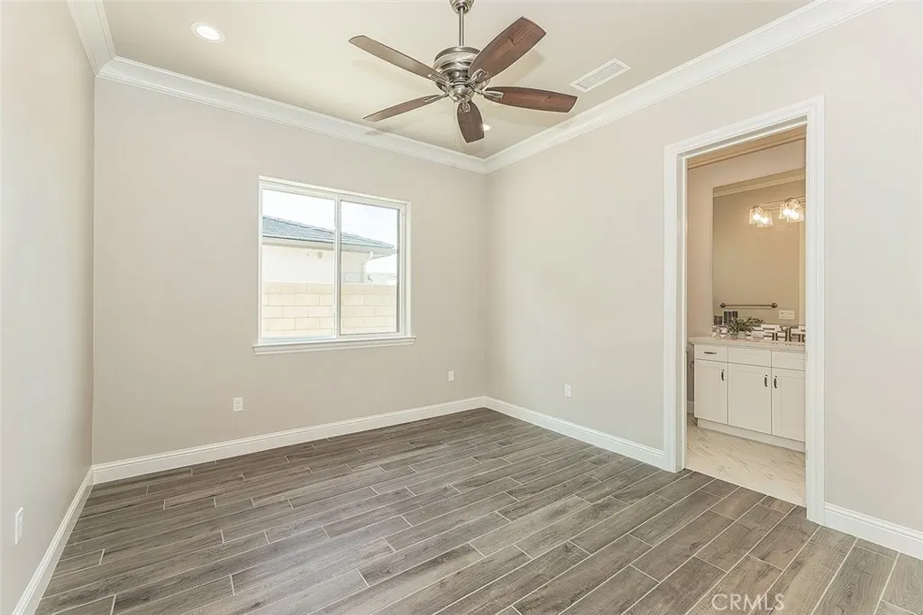 2315 E Courtside Drive, Fresno, California 93730 home-pic-27