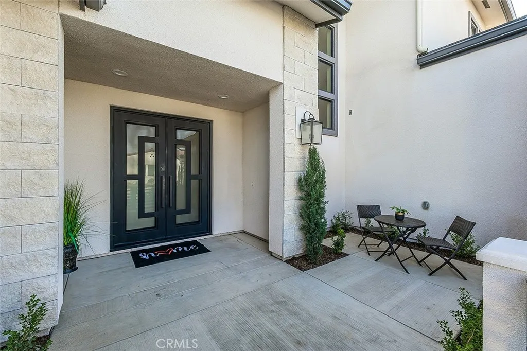 2315 E Courtside Drive, Fresno, California 93730 home-pic-3