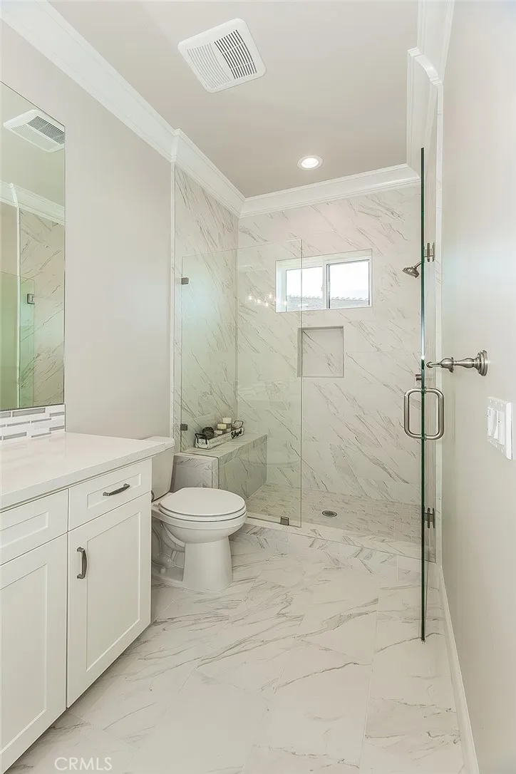 2315 E Courtside Drive, Fresno, California 93730 home-pic-47