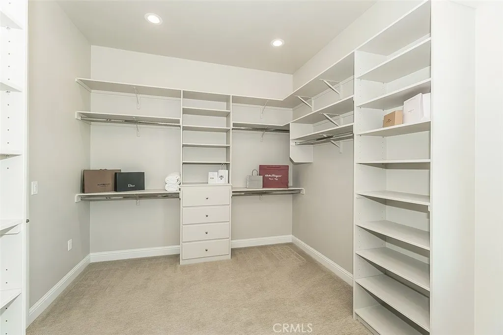 2315 E Courtside Drive, Fresno, California 93730 home-pic-40