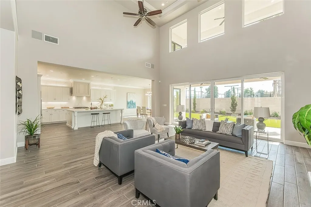 2315 E Courtside Drive, Fresno, California 93730 home-pic-5
