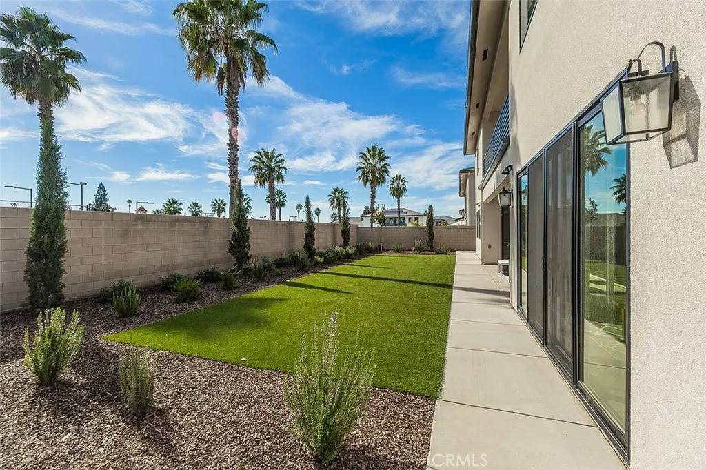 2315 E Courtside Drive, Fresno, California 93730 home-pic-54