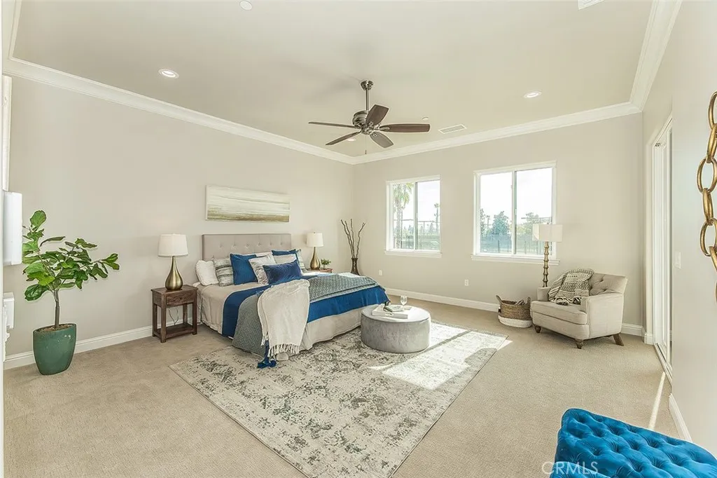 2315 E Courtside Drive, Fresno, California 93730 home-pic-32